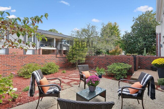 Photo - 5025 Hillsboro Pike Apartment