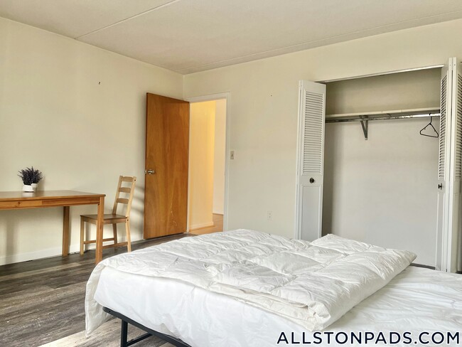 Building Photo - 80 Gardner St