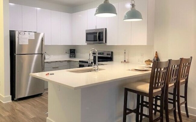 Building Photo - 392 Ashley Ave NE