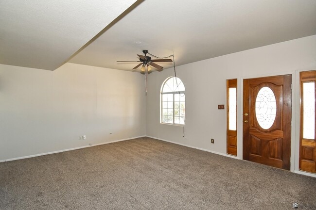 Building Photo - 143 S Sunset Ave