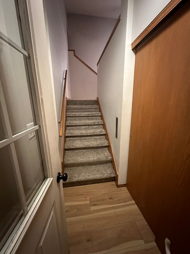 Building Photo - 609 Pheasant Ct