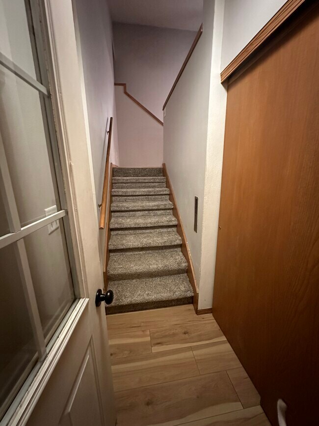 Foto del edificio - 609 Pheasant Ct