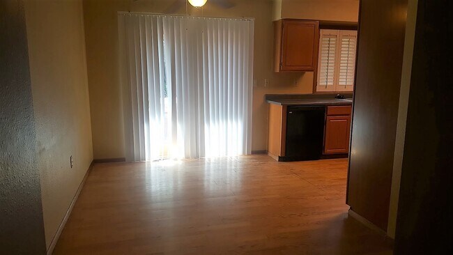 Building Photo - 835 Lori Ct