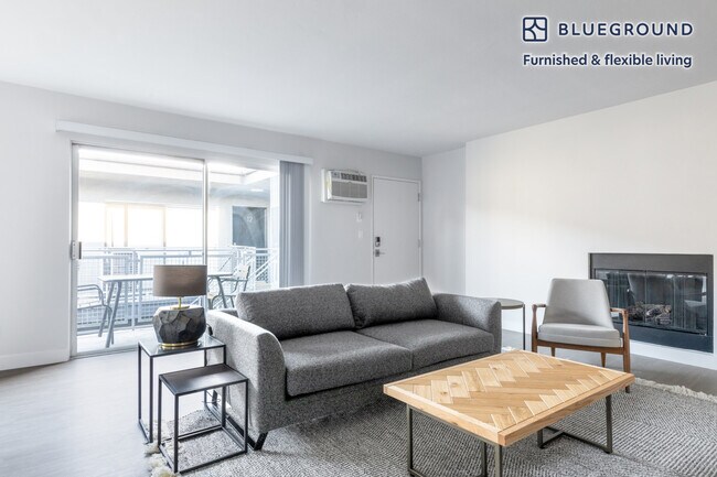 Foto del edificio - 1231 S Bundy Dr