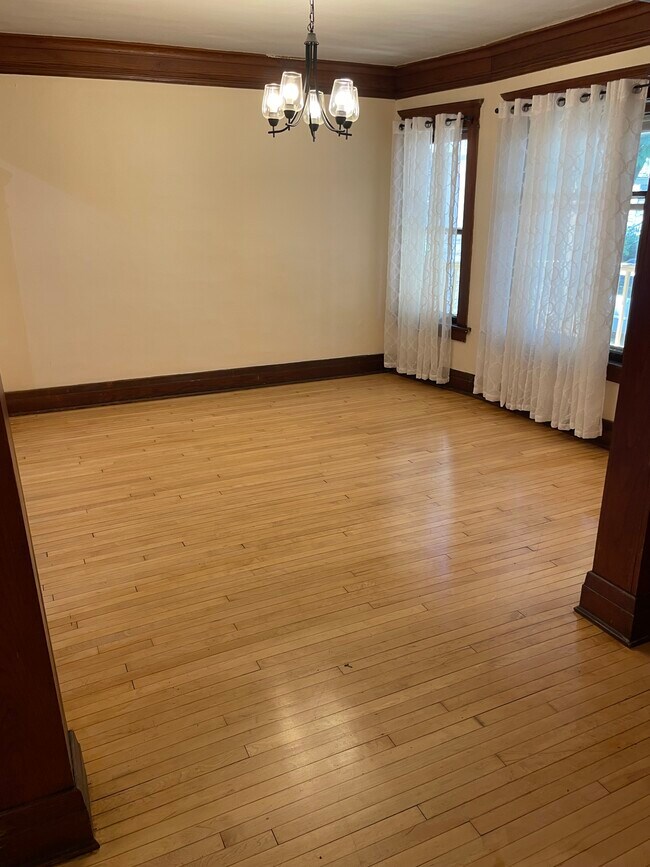 Foto del edificio - 2444 N Booth St