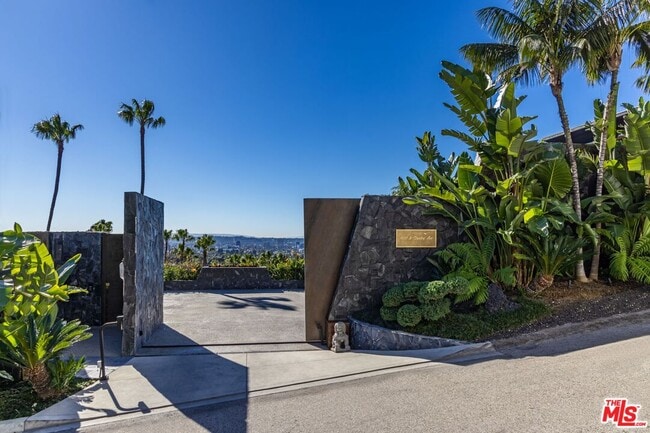 Foto del edificio - 1851 N Stanley Ave