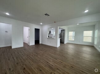 Building Photo - 1203 W 6th St