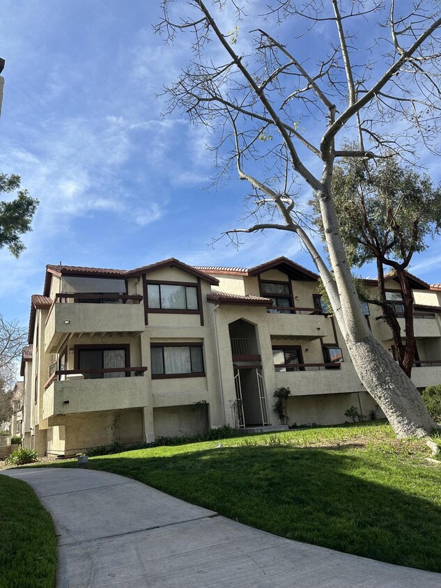 Primary Photo - 18197 Sundowner Way