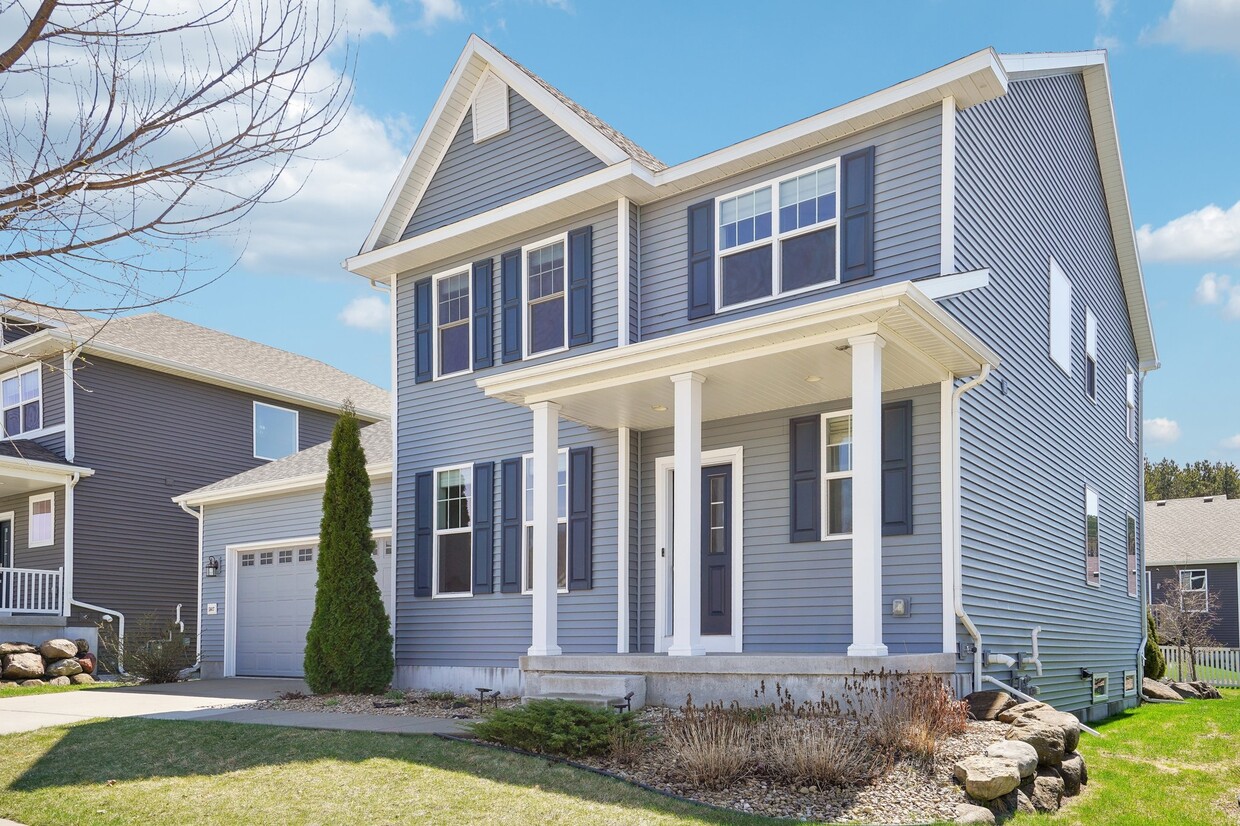 Foto principal - 5807 Levitan Ln