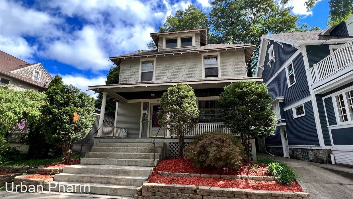 Foto principal - 3 br, 1.5 bath House - 28 Grand NE