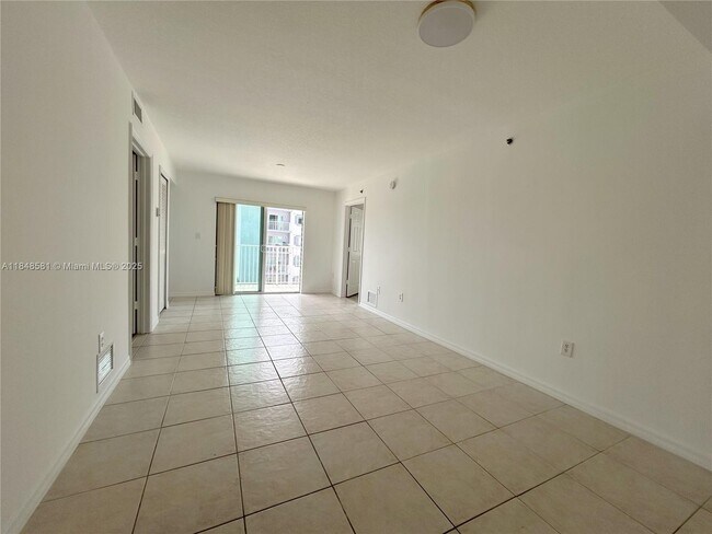 Foto del edificio - 2475 NW 16th St Rd