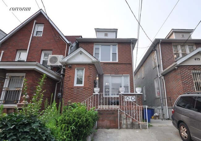 Building Photo - 673 Lenox Rd