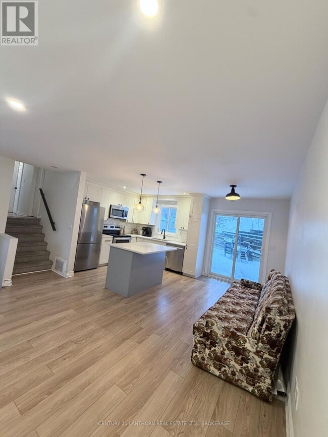 Building Photo - 252 Cannifton Rd N