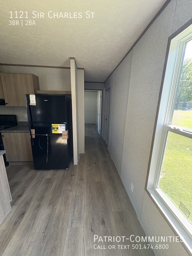 Foto del edificio - 1121 Sir Charles St