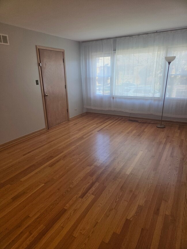 Foto del edificio - 5850 N Mulligan Ave