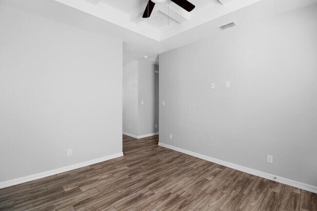 Building Photo - 905 West Mahala Avenue - 3