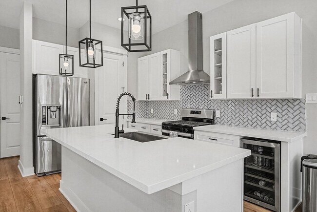 Foto del edificio - 825 Woodcrest Dr