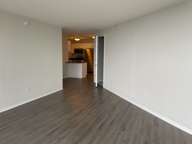 Foto del edificio - 525 N State St