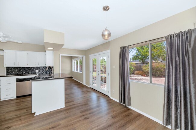 Foto del edificio - 2309 N 83rd Pl