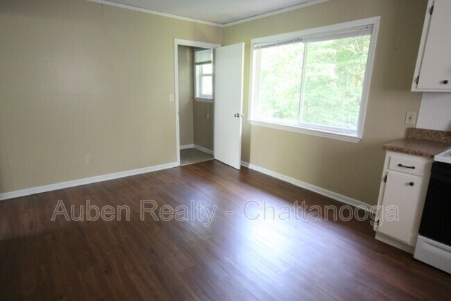 Building Photo - 6221 Hansley Dr