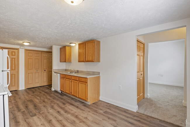 Building Photo - Fieldstone Apartments
