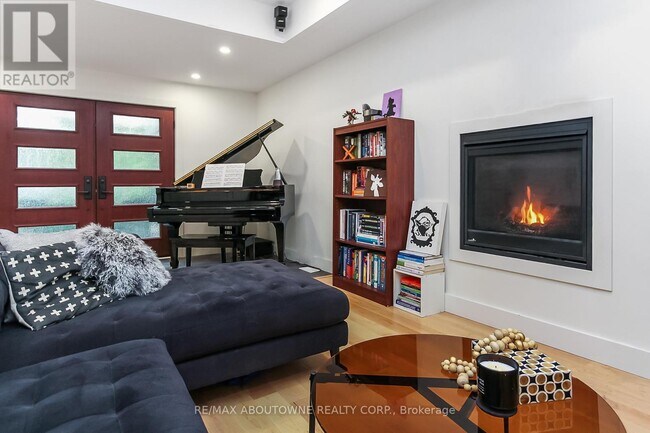 Photo du bâtiment - 12 49th St N