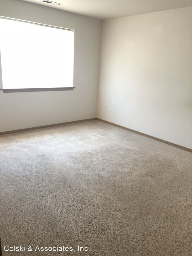 Building Photo - 3 br, 2.5 bath House - 8704 Stutz Dr.