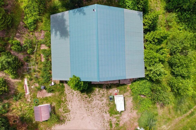 Foto del edificio - 10614 Dufort Rd