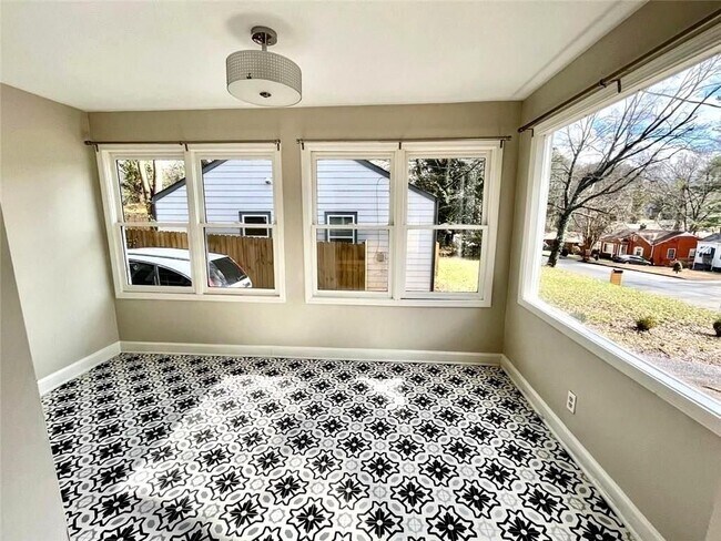 Foto del edificio - 1449 Lynford Dr SW