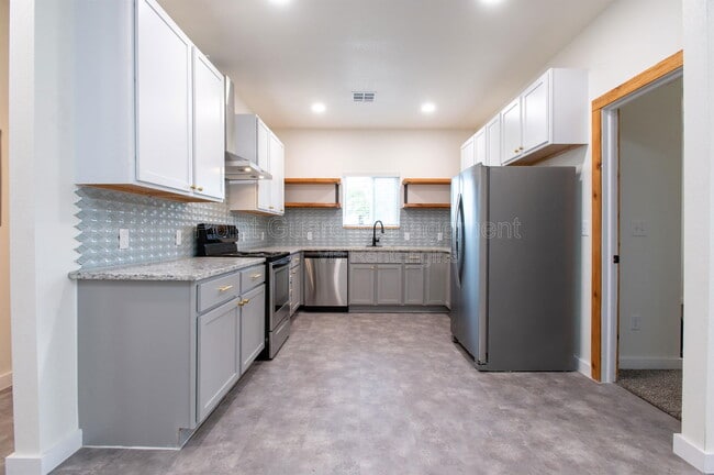 Building Photo - 2869 N Oliver St