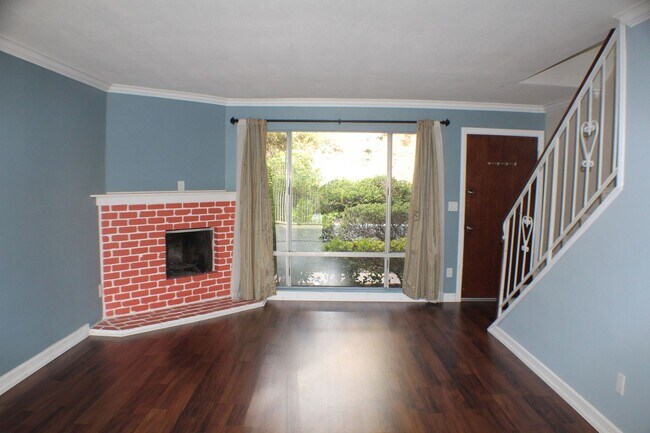 Foto del edificio - Beautiful 2Bd/1.5Ba Condo w/Washer/Dryer, ...