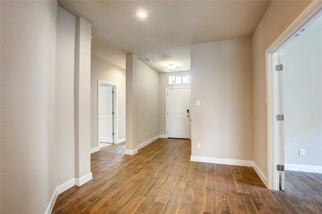 Building Photo - 820 Greenford Mnr