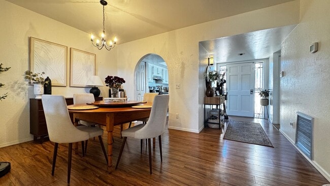 Building Photo - Nort Central (Prince and Country Club) 2 b...