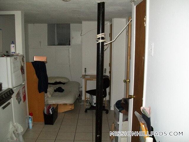 Building Photo - 28 S Huntington Ave