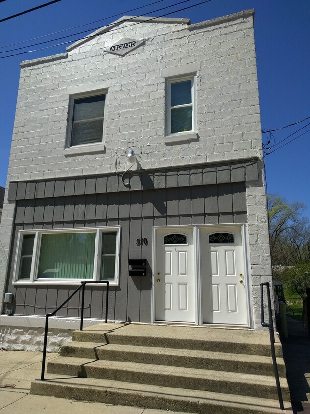 Primary Photo - 510 S Academy St #2