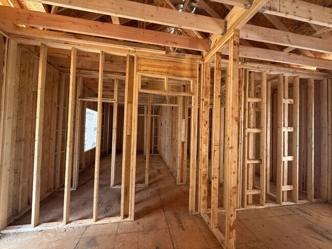 Foto del edificio - NEW CONSTRUCTION! NOW LEASING FOR AUGUST 2...