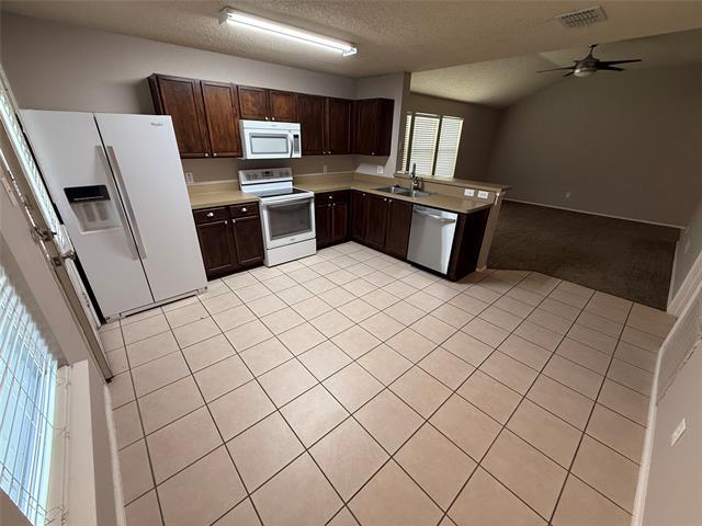 Foto del edificio - 9301 Goldenview Dr