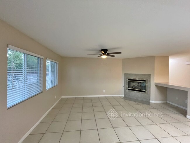 Building Photo - 781 Hillview St