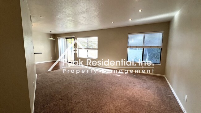 Building Photo - 2 br, 2.5 bath House - 3156 Swallows Nest Dr