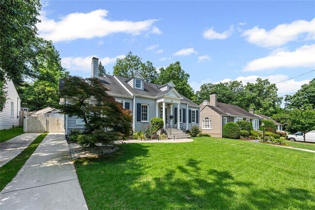 Foto del edificio - 346 Redland Rd NW