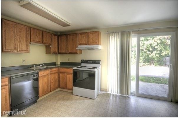 Foto del edificio - 1350 Forest Ave