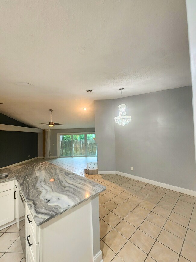 Building Photo - 11657 Brush Ridge Cir N