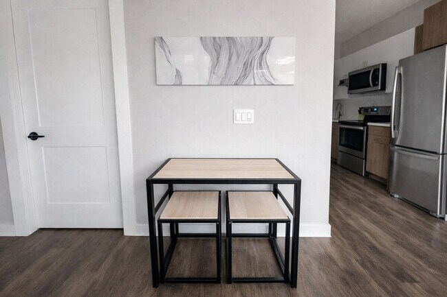 Foto del edificio - 4618 Douglas St