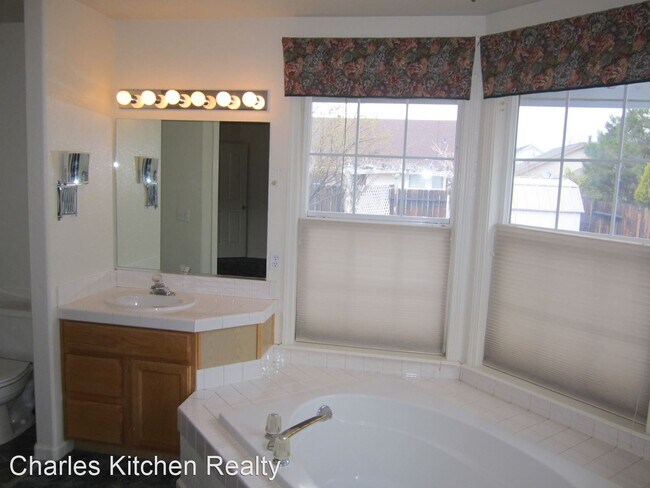 Building Photo - 3 br, 2 bath House - 576 Meridian Court