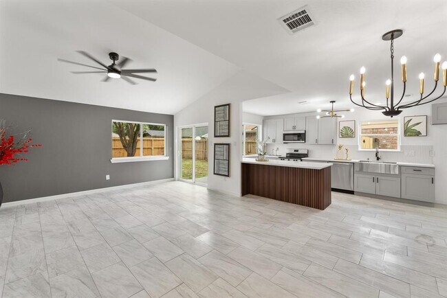 Building Photo - 11819 Ryewater Dr