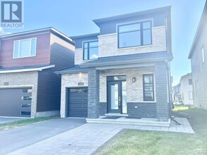 Building Photo - 165 Gosling Cres