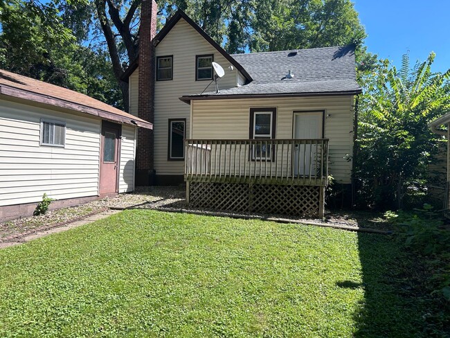 Foto del edificio - 3 Bed 2 Bath Single Family Home