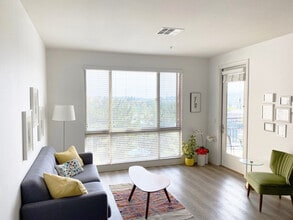 Building Photo - 3857 Pell Pl