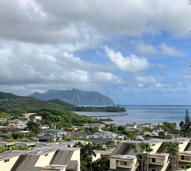 Foto del edificio - $3,300 2-Bed/2-Bath/2-Parking Townhouse in...