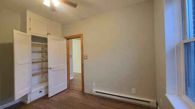 Building Photo - 15 Hopkins Ave